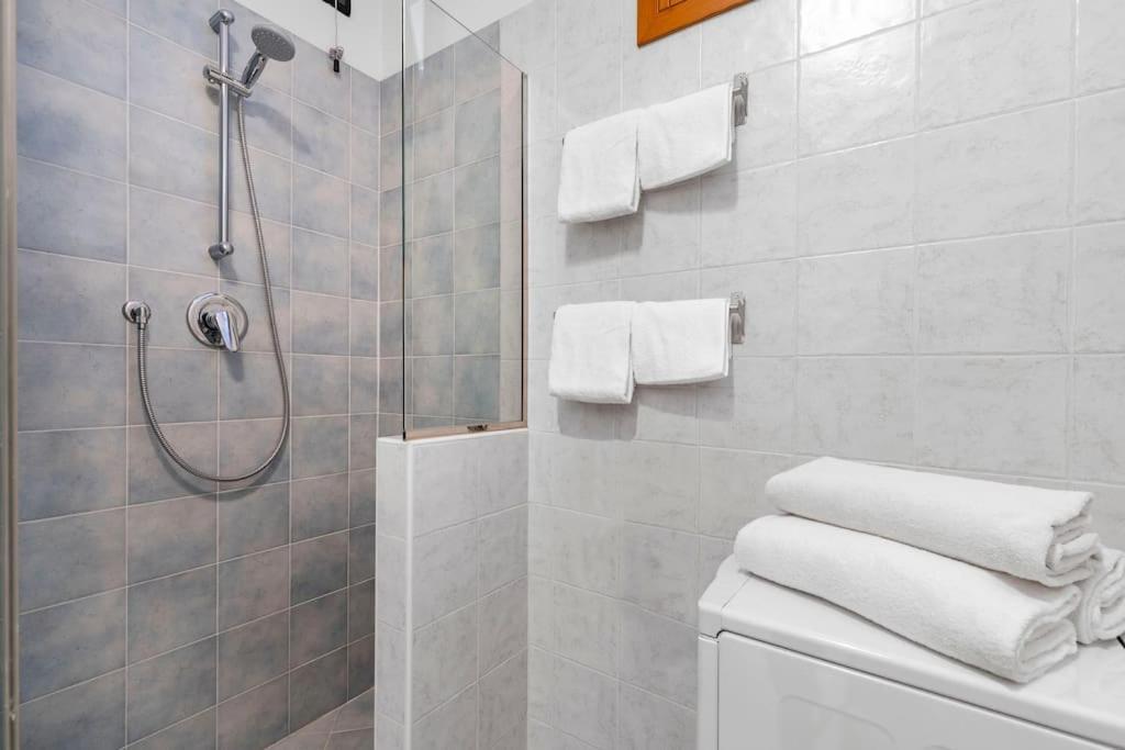 Enjoy Home - Appartamento I Papaveri Padova Bagian luar foto