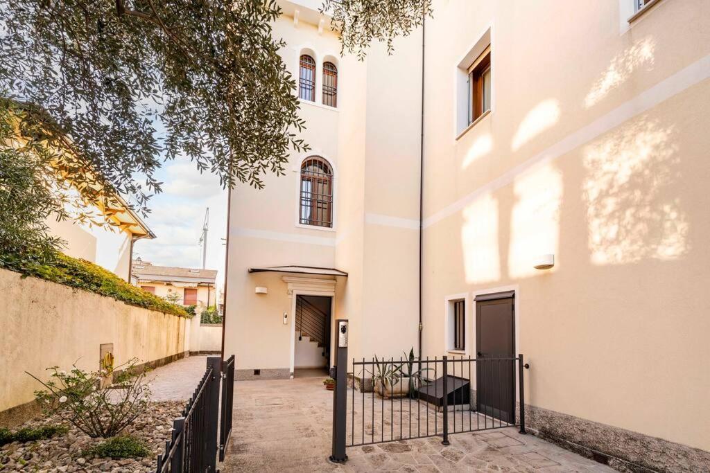 Enjoy Home - Appartamento I Papaveri Padova Bagian luar foto