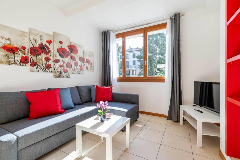 Enjoy Home - Appartamento I Papaveri Padova Bagian luar foto