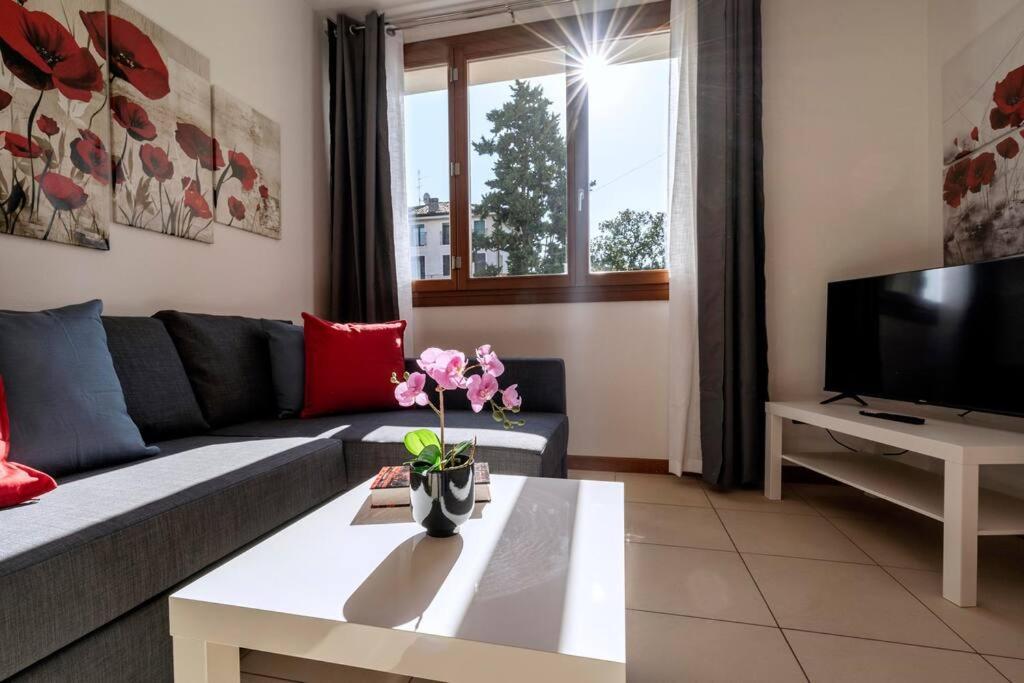 Enjoy Home - Appartamento I Papaveri Padova Bagian luar foto
